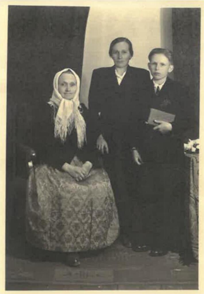 Oma Maria aus Łąka: 6 babcia marie maria kionka ludwik konfirmand 11.06.1949