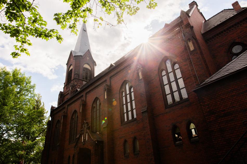 Więcej niż zabytkowe mury – to nasza przestrzeń otwartych drzwi. Uroczysty jubileusz 125-lecia kościoła Zbawiciela w Szopienicach 2 fot. jacek nawrat 2
