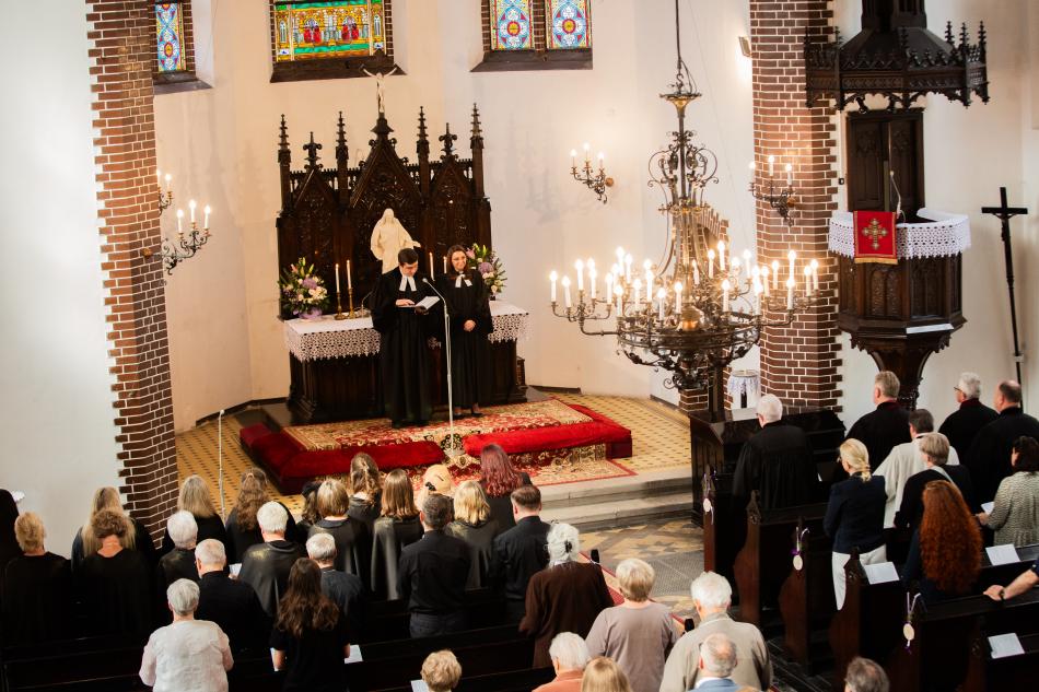 Więcej niż zabytkowe mury – to nasza przestrzeń otwartych drzwi. Uroczysty jubileusz 125-lecia kościoła Zbawiciela w Szopienicach 13 fot. jacek nawrat 3