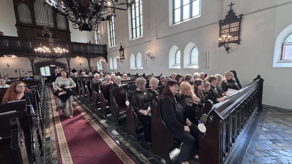 Więcej niż zabytkowe mury – to nasza przestrzeń otwartych drzwi. Uroczysty jubileusz 125-lecia kościoła Zbawiciela w Szopienicach 12 img 7038 1